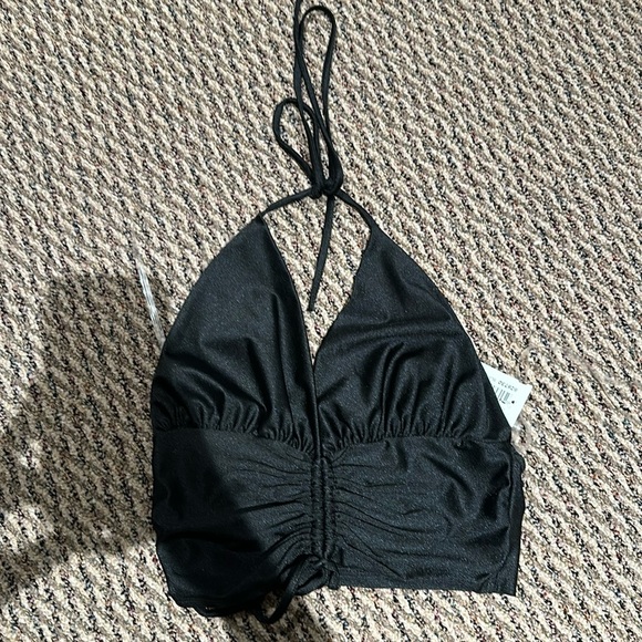 Shiny black halter crop top - Picture 2 of 4